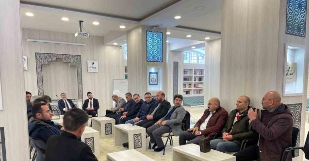 Okul müdürleri ve öğretmenlerle değerlendirme toplantısı yapıldı