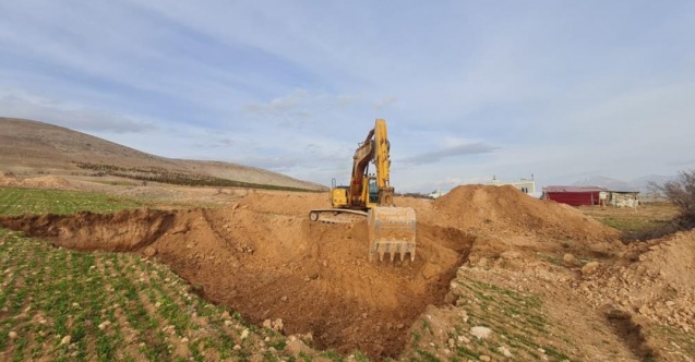 Afşin'de TOKİ konutları için ilk kazma vuruldu