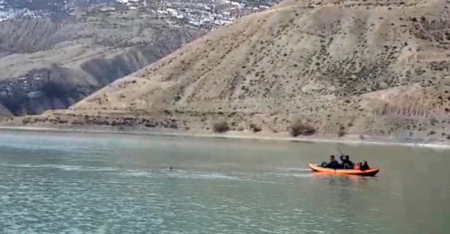 Kano yapan öğretmenlere yaban ördeği eşlik etti