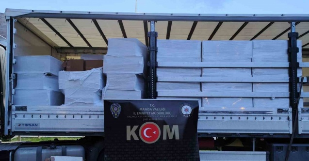 Durdurulan tırda milyonlarca bandrolsüz kaçak sigara ele geçirildi