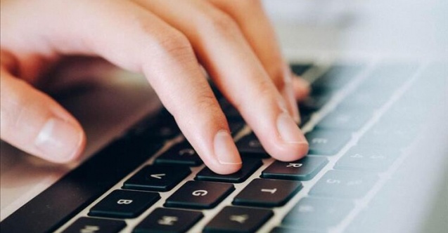 Kadroya geçecek sözleşmeli öğretmenlere eş durumu tayin hakkı kaç yıl?