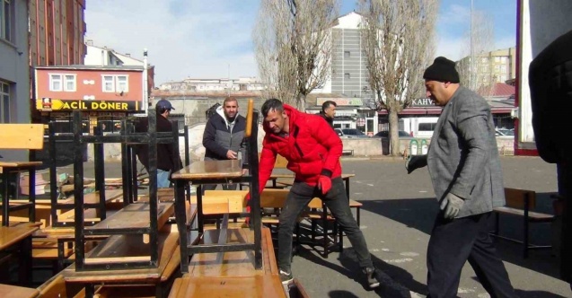 Kars’ta depreme dayanıksız okul boşaltıldı