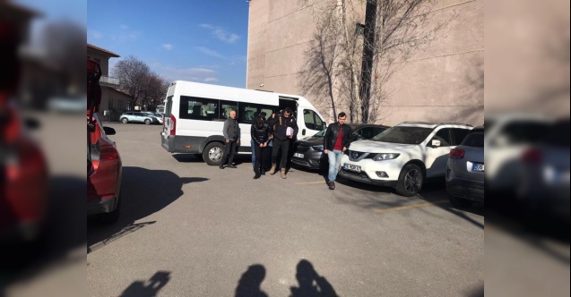 Depremzedeleri internette yayınladıkları sahte emlak ilanıyla dolandıran üç fırsatçı yakalandı