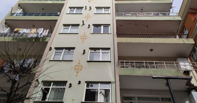 Bahçelievler'de balkonu çöken bina tahliye edildi
