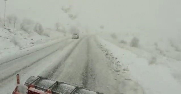 Tunceli-Erzincan arası zincirsiz tırlara kapatıldı