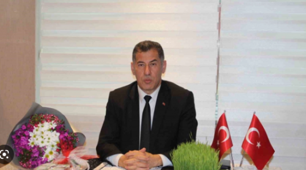 Cumhurbaşkanı adayı Sinan Oğan, 100 bin imza startını Iğdır’da verdi