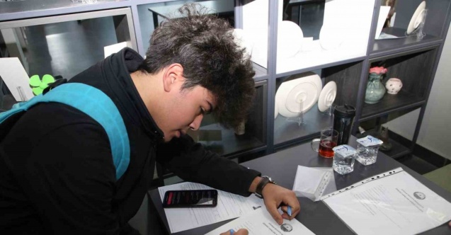 Gölbaşı Belediyesi’nin üniversiteye giriş için sınav ücretlerini karşılamasına büyük ilgi