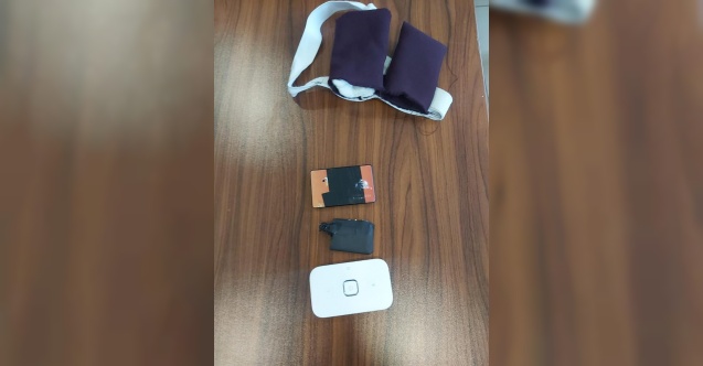 Ehliyet sınavında kopya çekmek isterken yakalandı