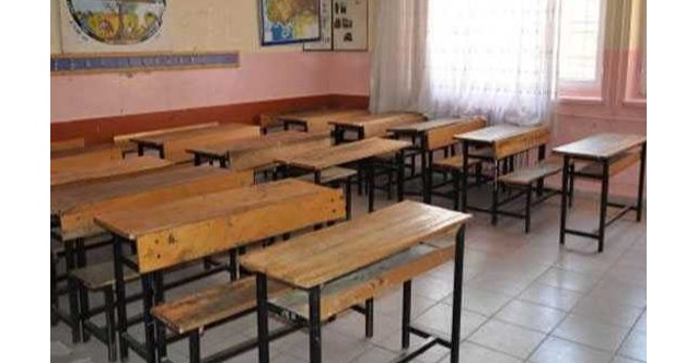 Deprem Bölgesinde Eğitim Başladı İlk Hafta Bitti Ancak Okullar Boş Kaldı