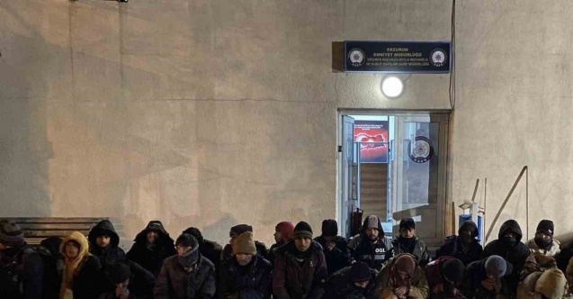 Kargo aracının kasasında 41 düzensiz göçmen yakalandı