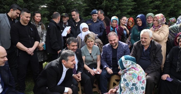 Vali Atay vatandaşın ayağına gidip sıkıntıları dinliyor