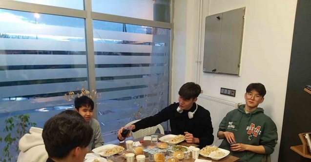 Yabancı uyruklu öğrenciler iftarda buluştu