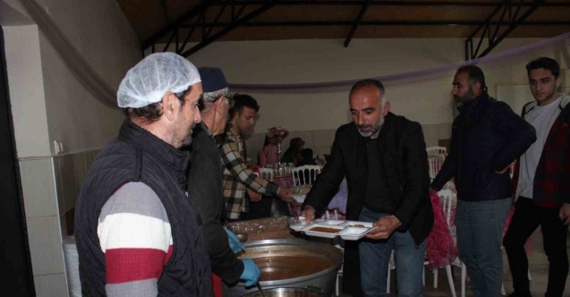 Osmaneli de depremzede öğrenciler ve aileleriyle birlikte iftar yaptılar