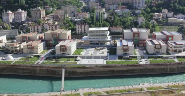 Çoruh Üniversitesi'nin öğle yemeği uygulaması tepki çekti! Ramazan mı, tasarruf mu?