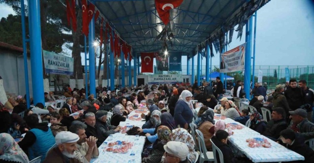 Vatandaşlar, Büyükşehir’in iftar sofralarında bir araya gelmeye devam ediyor
