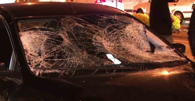 Otomobilin çarptığı 2 yaya ağır yaralandı