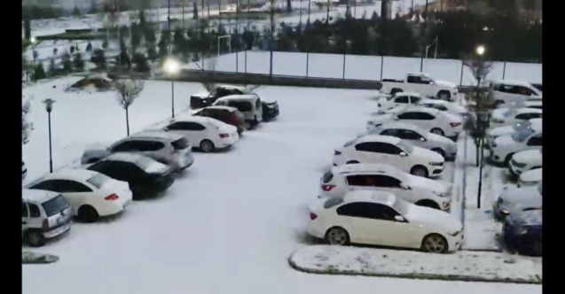 Aksaray dolu yağışıyla beyaza büründü