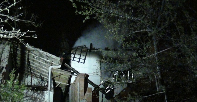 Çorum’da yangında ev kullanılamaz hale geldi