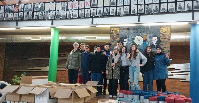 Alman gençlerden Türkiye’deki depremzedeler için yardım seferberliği