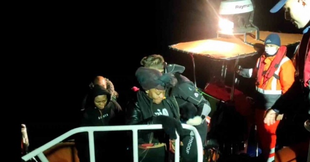 Ayvalık’ta 38 göçmen kurtarıldı