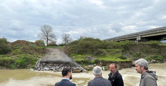 Yıkılan köprü yerinde incelendi