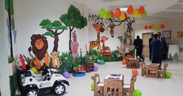 Çocuk hastalar hem tedavilerini olacaklar hem de eğlenecekler