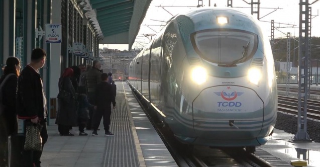 Vatandaşlar YHT garına akın etti