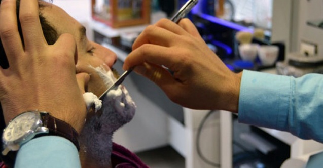 Antalya’da kuaförler 100 bin lira ödül için ter döktü