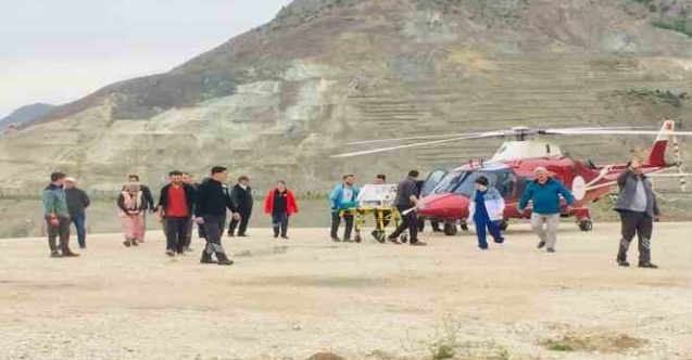 Yusufeli yeni yerleşim yerinden hava ambulansı ilk sevk yaptı