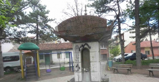 Hayırsever vatandaşın 18 yıl önce yaptırdığı çeşme atıl hale geldi