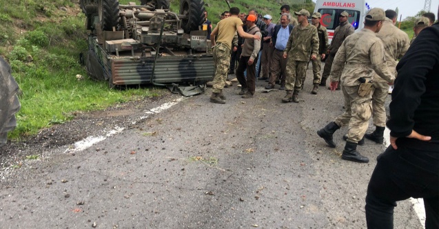 Ardahan'da askeri araç devrildi: 4 yaralı