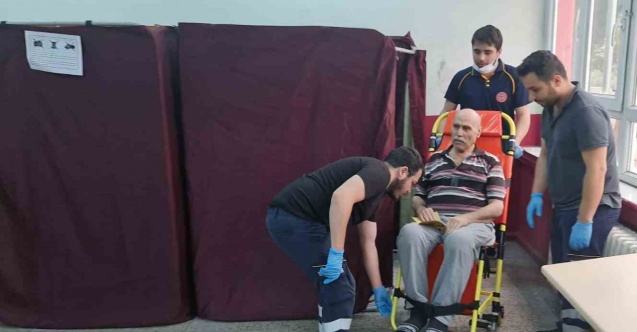 Demokrasi için engel tanımadılar