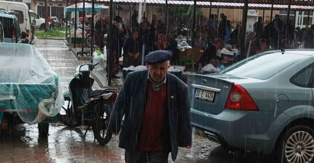 Afyonkarahisar’da sağanak yağış etkili oldu