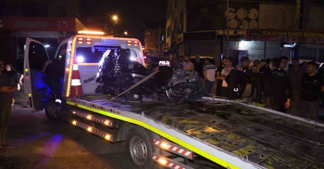 Yunus polisleri ile otomobil çarpıştı: 2 polis yaralandı