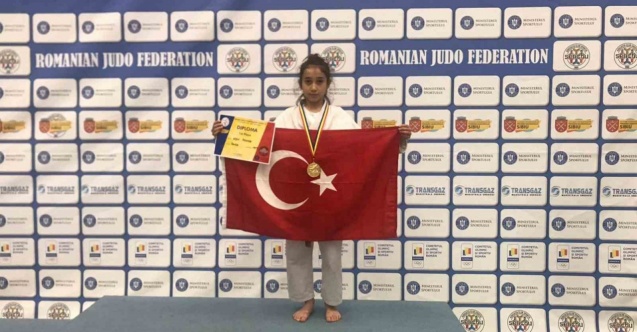 Karamanlı Milli Judocu Leyla Abanoz’un Balkan Şampiyonu olması sevindirdi