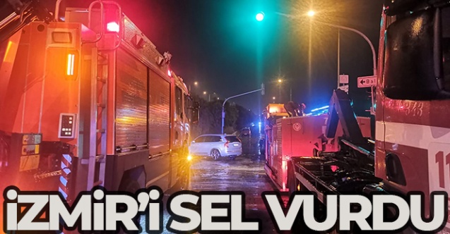 İzmir'i sel vurdu: Araçlar suya gömüldü, yol trafiğe kapatıldı