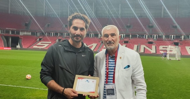 TÜRFAD’dan milli maça özel ’vefa’ plaketleri