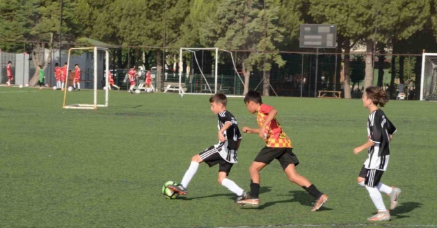 Kırkağaç Acar İdman Yurdu U-11 takımı namağlup şampiyon