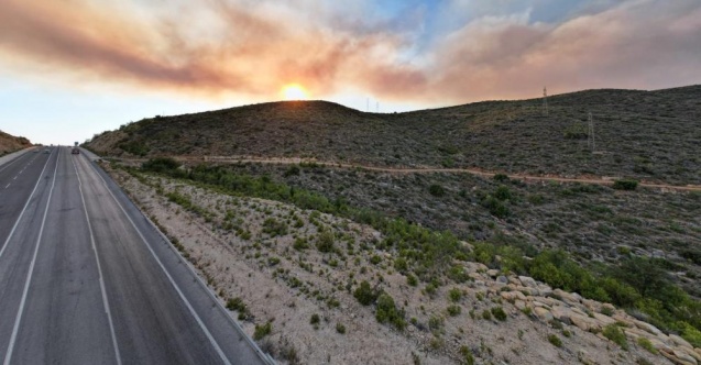 Mersin'de orman yangınına müdahale devam ediliyor