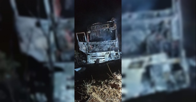 Dorsesi devrilen tır alev aldı: 2 yaralı