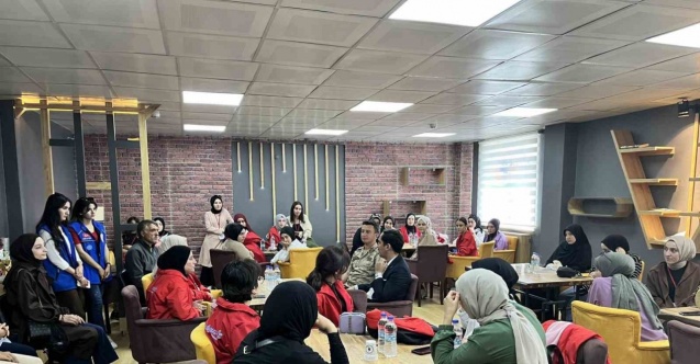 Bayburtlu öğrenciler Çıldır’a ziyaret gerçekleştirdi