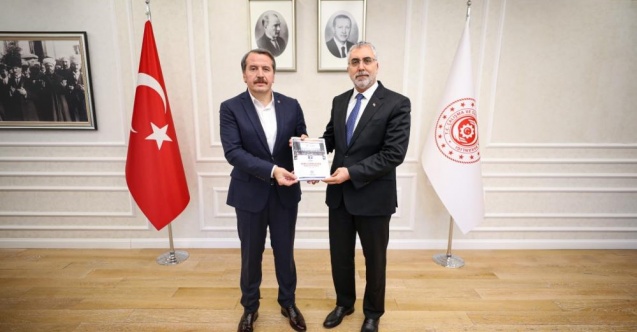 Memur-Sen 7’inci Dönem Toplu Sözleşme tekliflerini Bakan Işıkhan’a teslim etti