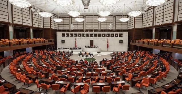 Vekiller emekli maaşında bastırıyor, ekonomi yönetimi karşı çıkıyor