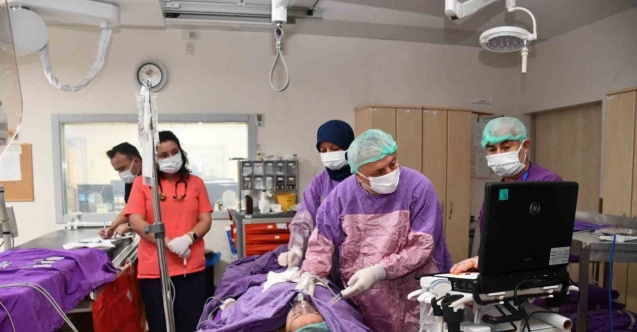 19 yaşındaki hastanın tiroid nodülü ameliyatsız tedavi edildi