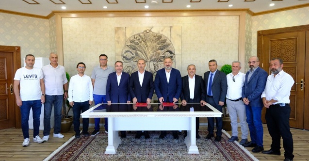 CUMHURİYET ÜNİVERSİTESİNDE TOPLU İŞ SÖZLEŞMESİ İMZALANDI