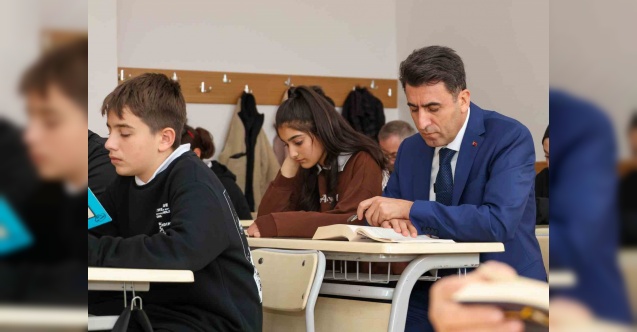 20 dakika kitap okuma etkinliği devam ediyor