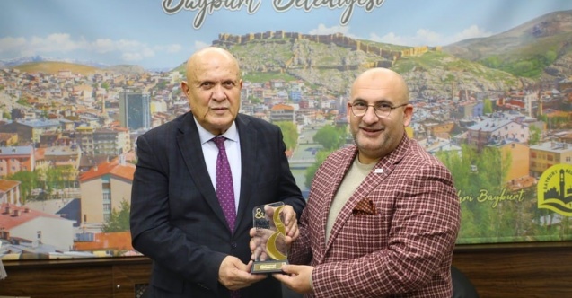 Başkan Pekmezci, Karadeniz’in en iyi il belediye başkanı seçildi