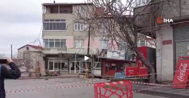 Ümraniye'de metro çalışması sırasında 2 bina çöktü!