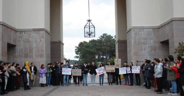 Koç Üniversitesi öğrencilerinden eylem: 'Üniversitemizi bir ticarethane olarak görüyorlar'