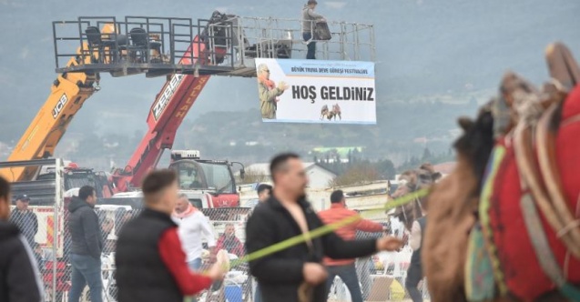 Çanakkale Belediyesi deve güreşi için yaklaşık 2 milyon TL ödedi